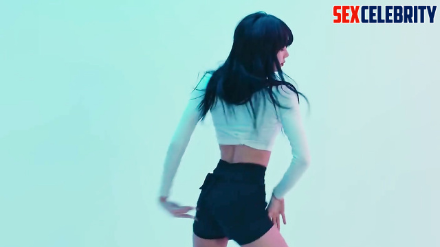 Hot k-pop video with Lisa (뜨거운 케이팝 비디오 ~와 함께 리사) BLACKPINK (블랙핑크)