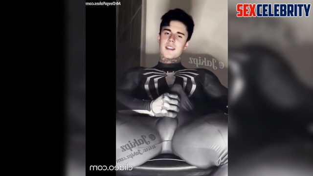 Hottest tatto guy Justin Bieber masturbated in super hero suit