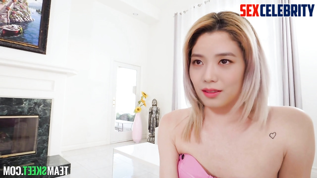 Young housewife Jisoo expertly sucks cock deepfake scene/가짜 포르노케이팝 [PREMIUM]