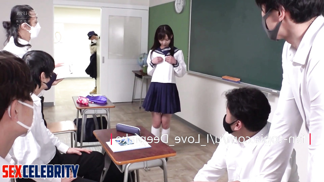 Zhao Jinmai (趙今麥 假色情片) schoolgirl demonstrates her naked body - ai