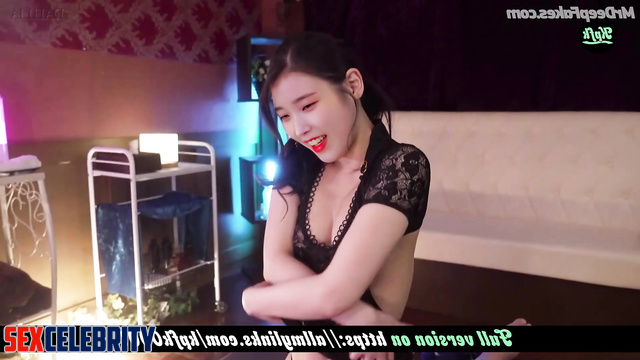 Nude masseuse IU (아이유) gives unusual pussy massage/누드포르노