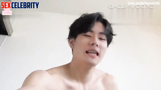 Nude Jungwon (엔하이픈) gives an interview and jerks off on camera