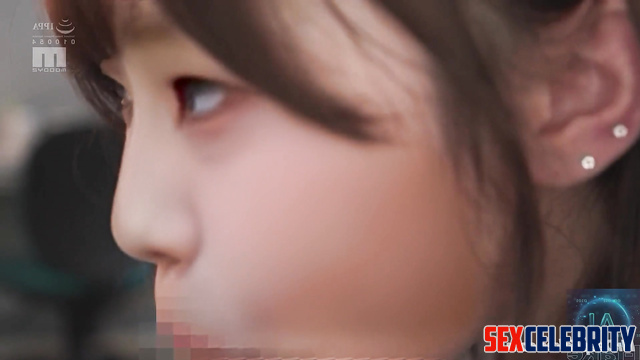 Dissolute schoolgirl Chuu sucking cock her classmate / 츄 진짜 가짜 real fake