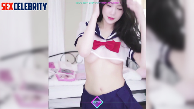 (태연 소녀시대) korean schoolgirl Taeyeon danced for you on a webcam