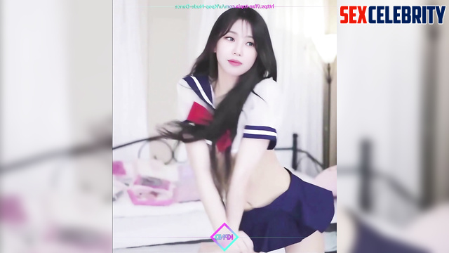 Voluptuous K-pop diva performs a seductive dance - Karina (카리나 에스파)