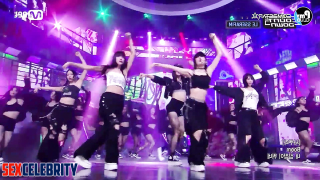 PMV of K-pop 케이팝 stars from 르세라핌 LE SSERAFIM dancing in the best way