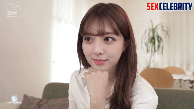 Foot massage turns into passionate footjob - Yuna face swap / 신유나 있지