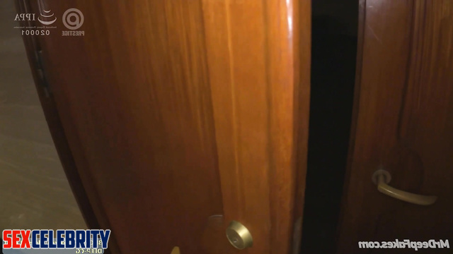 He woke her up for blowjob, fake Minami Hamabe (浜辺美波 情熱的なセックス)