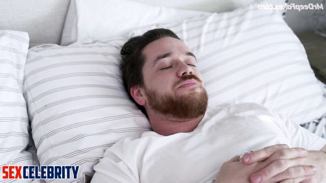 Hailee Steinfeld sex tapes shows off her sexy outfit and asks to have sex