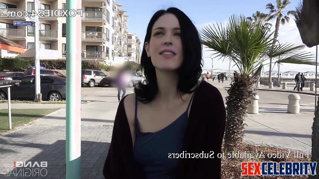 First she satisfied herself and then fucked - Rachel McAdams real fake