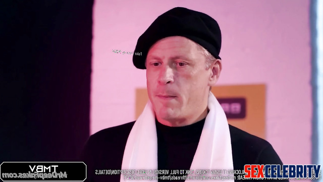 Scarlett Johansson fakes during rehearsal and demonstrates her talent for public sex