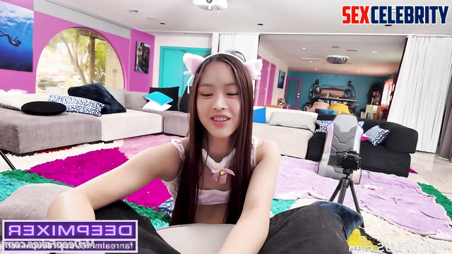 하니 NewJeans Shy kitten Hanni 뉴진스 got BBC and sucks it with pleasure celebrity sex 연예인 섹스