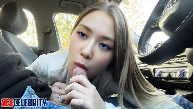 (로제 블랙핑크) blonde decided to please her boy with car blowjob, Rose A.I.