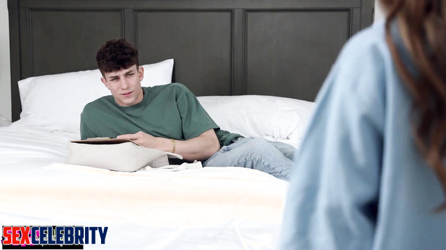 Skinny Valkyrae wants to be pleased on his bed / artificial intelligence