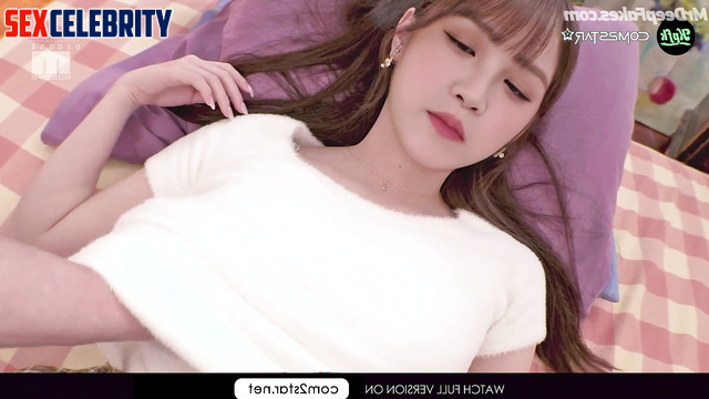 He touched her tits throught tight clothes, Yuqi (G)I-DLE A.I. 송우기 성인