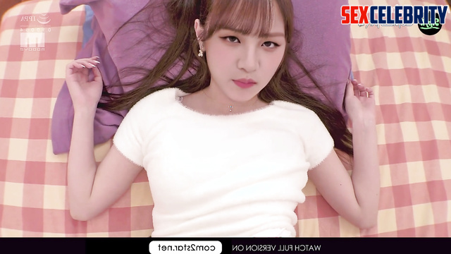 He touched her tits throught tight clothes, Yuqi (G)I-DLE A.I. 송우기 성인