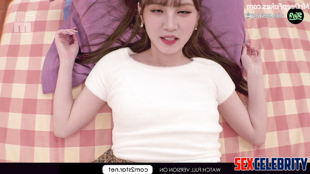 He touched her tits throught tight clothes, Yuqi (G)I-DLE A.I. 송우기 성인
