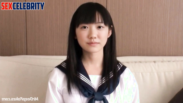 Under school uniform hides sexy Mana Ashida's tits 芦田愛菜 [日本人] Japanese