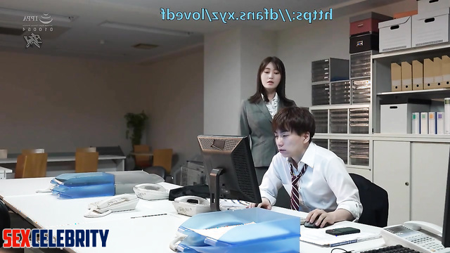 Bossy bitch humiliates young stud - Zhang Tian'ai (张天爱 智能換臉)