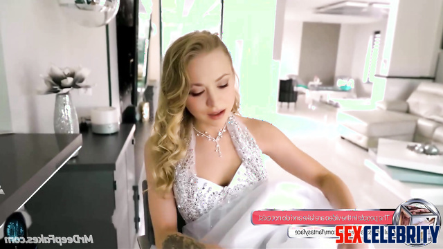 Photosession with naughty Kaley Cuoco ends in very adult style