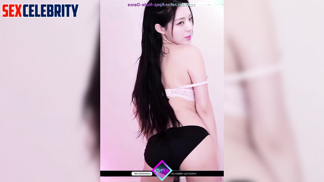 Playful brunette dancing funny for you - fakeapp Yuna 신유나 있지