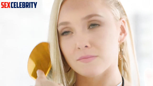 Sex with black was interesting experience for her / Elizabeth Olsen A.I.