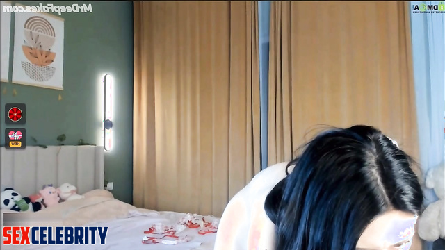 Naked brunette Winter (윈터 에스파) dancing alone and having fun, face swap