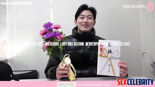 Korean singer 산 San gets nice gifts from his (한국어) fans 에이티즈 ATEEZ