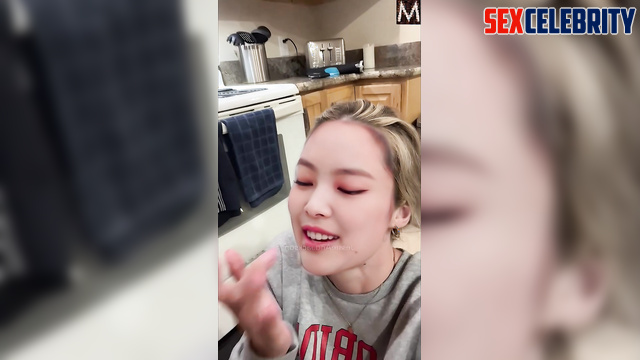 She is ready to eat your sperm after dinner, Jennie (제니 블랙핑크) face swap