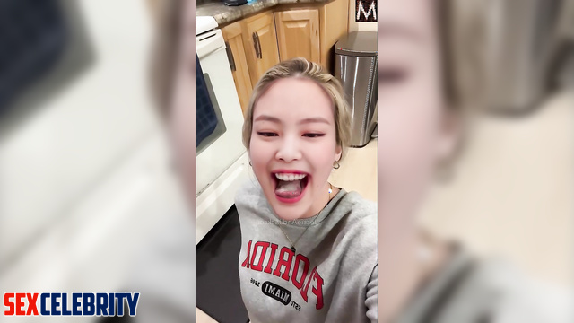 She is ready to eat your sperm after dinner, Jennie (제니 블랙핑크) face swap
