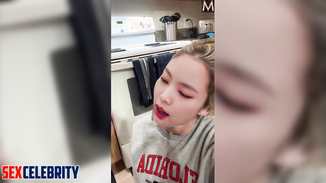 She is ready to eat your sperm after dinner, Jennie (제니 블랙핑크) face swap