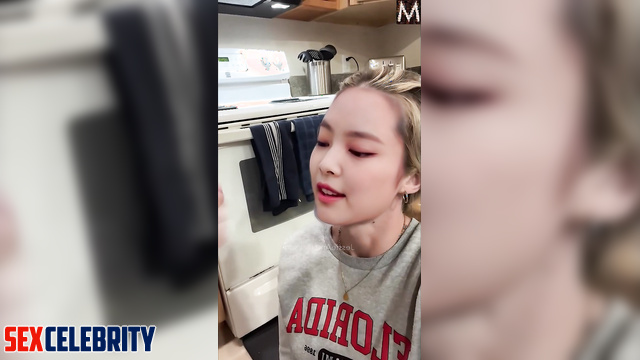 She is ready to eat your sperm after dinner, Jennie (제니 블랙핑크) face swap