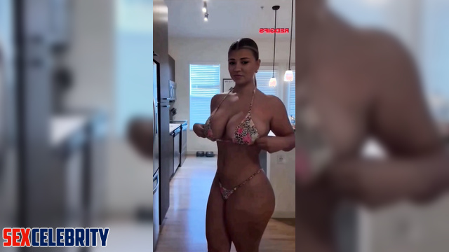 AI Jackie Guerrido's sexy big tits in her new bikini