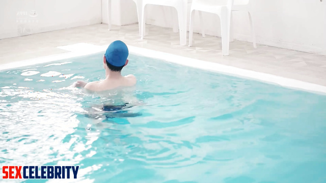 Swingers meeting in the pool - Yang Mi (杨幂 假名人色情片) smart face change