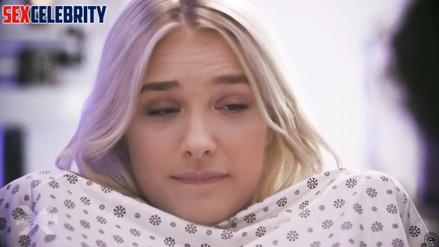 Chloe Grace Moretz was seduced by lascivious doctor - smart face change