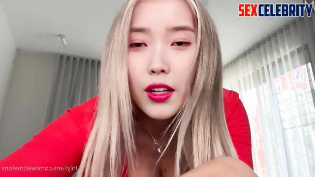 Beauty IU (이지은 열정적 섹스) and her awesome Christmas boobsjob, real fake