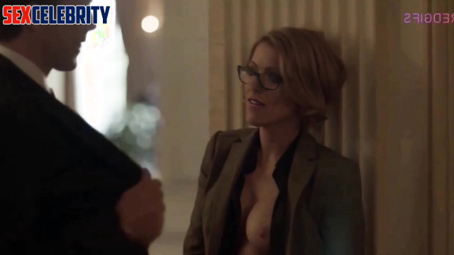 AI Kelly Ripa at the office behind the scenes