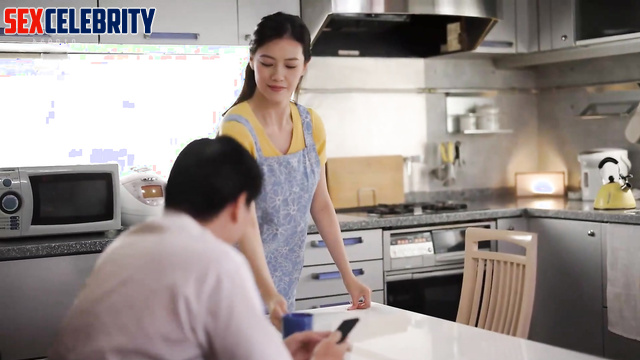 She is not against sex even with a stranger, fake Gao Yuanyuan (高圆圆 網紅)