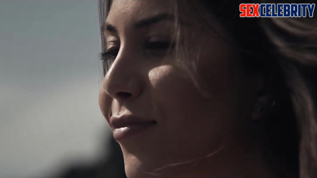 Deepfake Olivia Ruiz masturbates so well in a dream setting