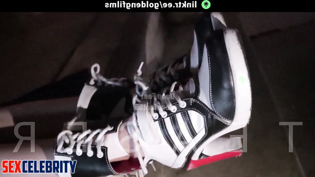 Margot Robbie - Public Sweaty Foot Worship for 'Harley Quinn' - Deepfake