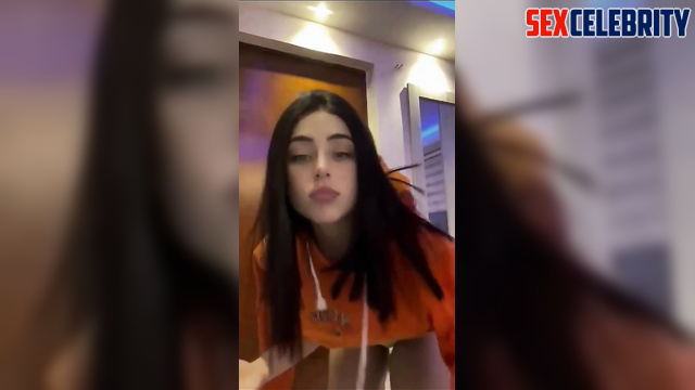 Face Swap Nicki Nicole undresses on camera