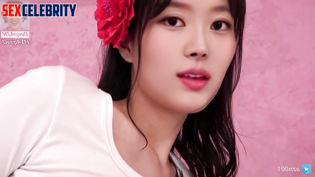 Deepfake meovv 미야오 Narin 나린 showed her tits