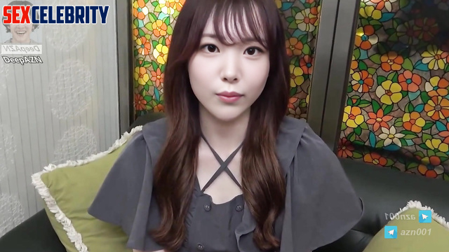 Deepfake Qwer Hina laughs at the camera 히나 큐더블유이알