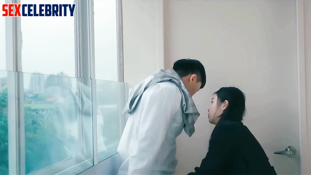 He is afraid that friend will come and see all this, ai Xin Zhilei 辛芷蕾 性别