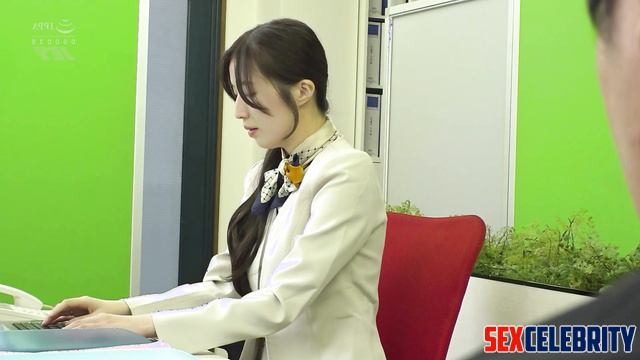 She didn't know you could do that in the office / Wang Churan (王楚然 换脸) ai