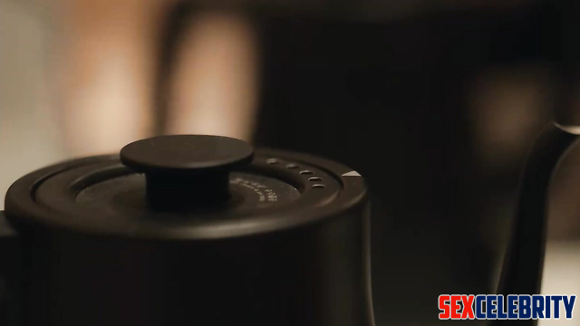 He signed a contract that he would satisfy Yang Mi for a year 杨幂 性别 A.I.