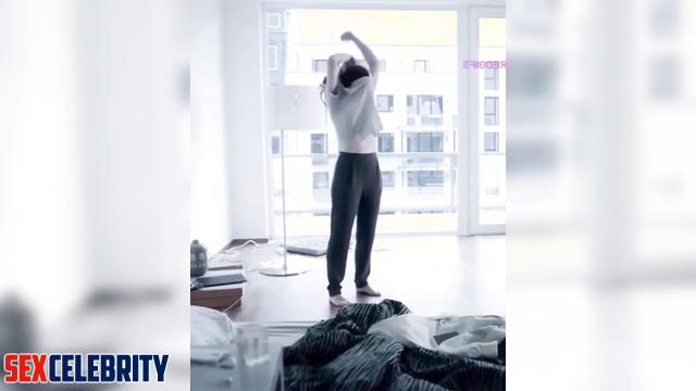 Al Amy Freeze auditioning for a nude scene in a movie