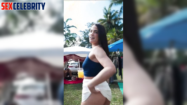 Deepfak Staryuuki flashed her breasts