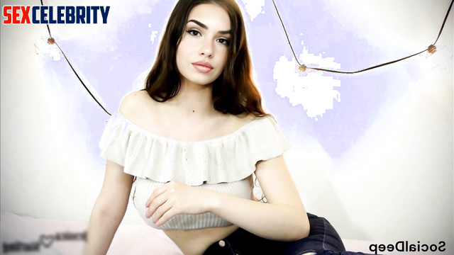 She gets turned on by dirty talk and rubber cocks, Leah Halton solo porn