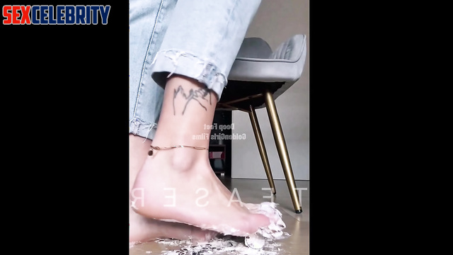 Face Swap Ana de Armas - Messy Barefoot Chocolate Crushing Session